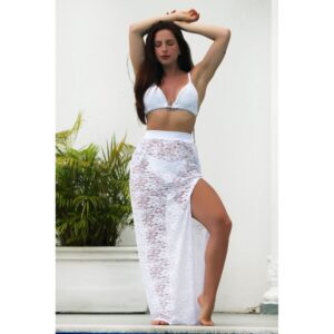 Saída de Praia Saia de Renda com Fenda Lateral Branca